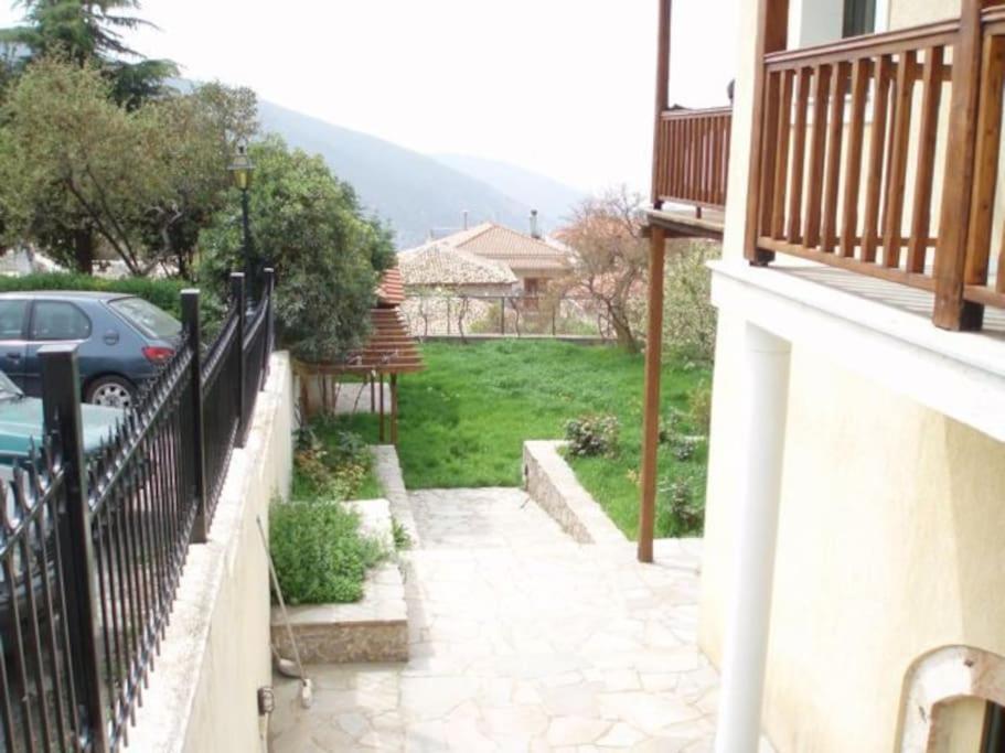 House In Delphi Villa Exterior foto